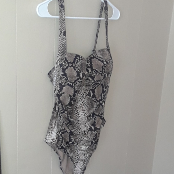 SEXY Python Bond-eye Australia python swimsuit - Picture 2 of 5